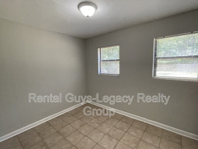 Building Photo - 1738 Wright Ave