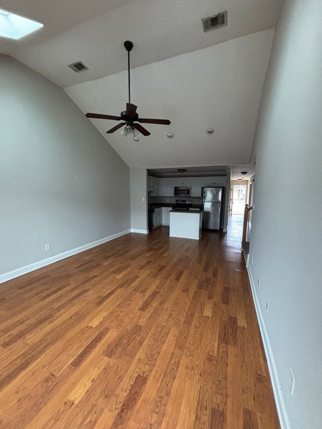 Building Photo - 945 Bryan Cir