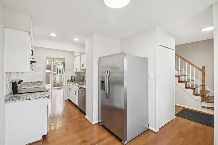 Building Photo - 9934 Longford Ct