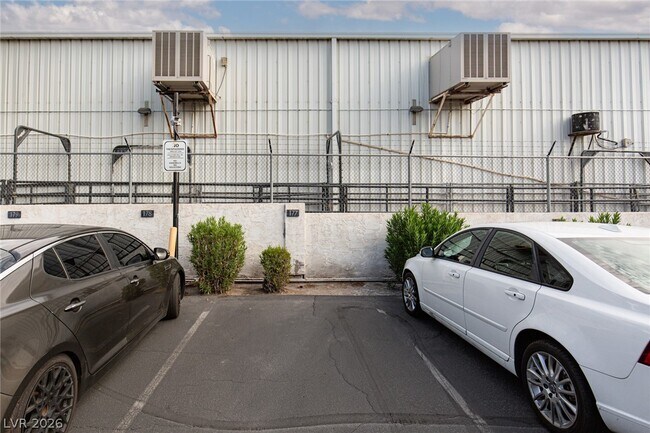 Building Photo - 4600 University Center Dr