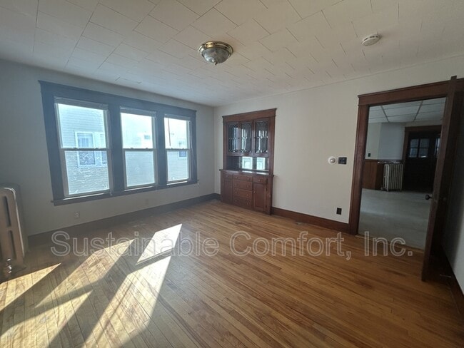 Building Photo - 44 Fairfax Rd