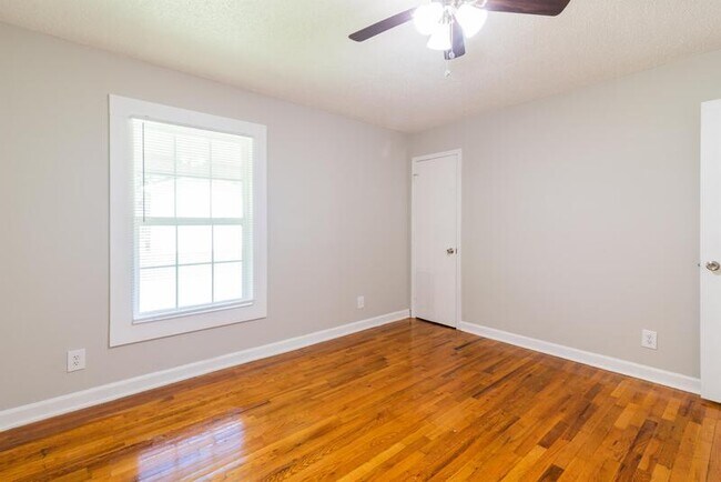 Building Photo - 1314 Boone St