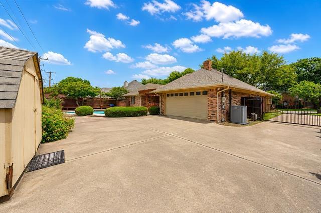 Building Photo - 3141 Oakdale Dr