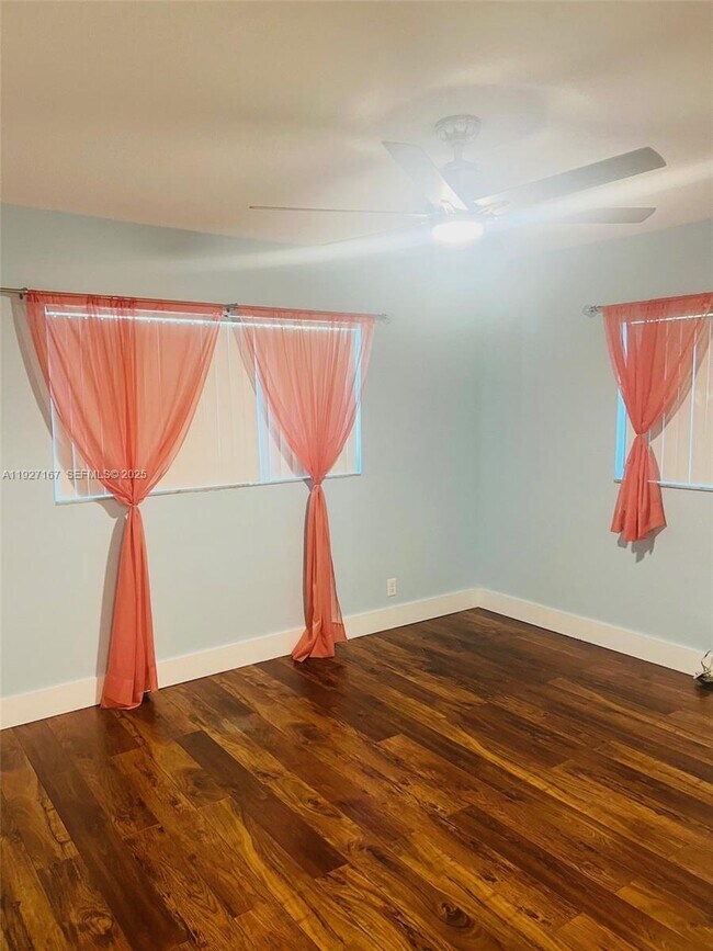 Building Photo - 850 SW 50th Terrace