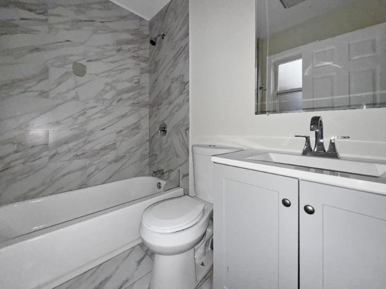 Building Photo - 8-10 Varnum St