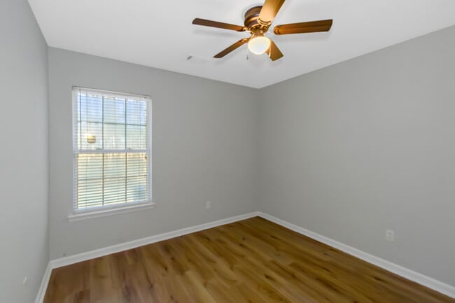 Building Photo - 129 Meadow Ct