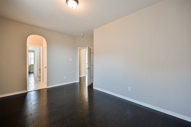 Building Photo - 27810 Burnett Hills Ln