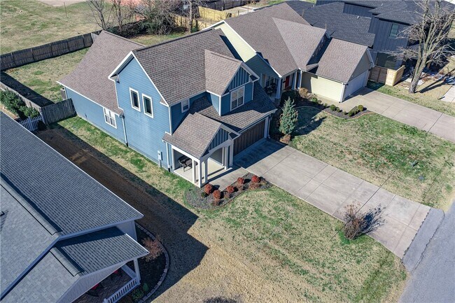 Building Photo - 442 SW Glover St