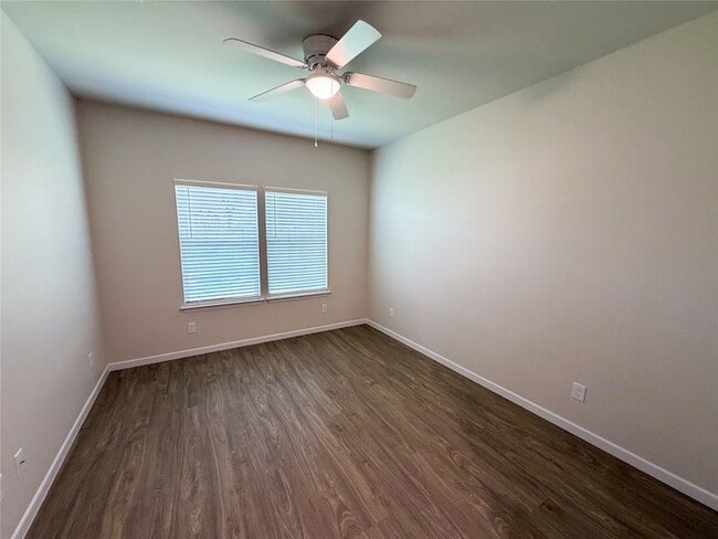 Building Photo - 411 W Dulin St