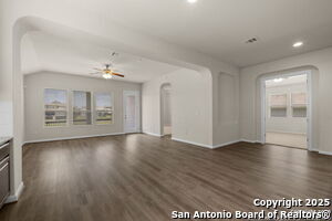 Building Photo - 6595 Mason Vly