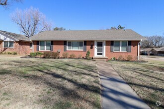 Building Photo - Updated 3 Bed / 1.5 Bath in Tulsa!