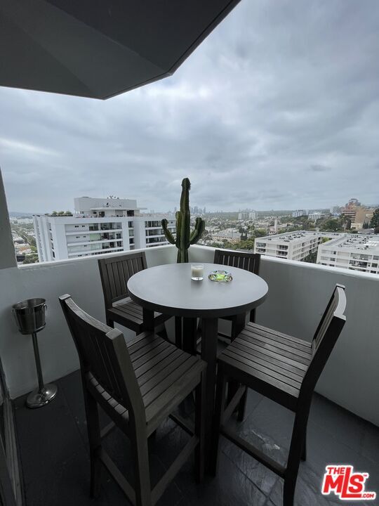 Building Photo - 1155 N La Cienega Blvd