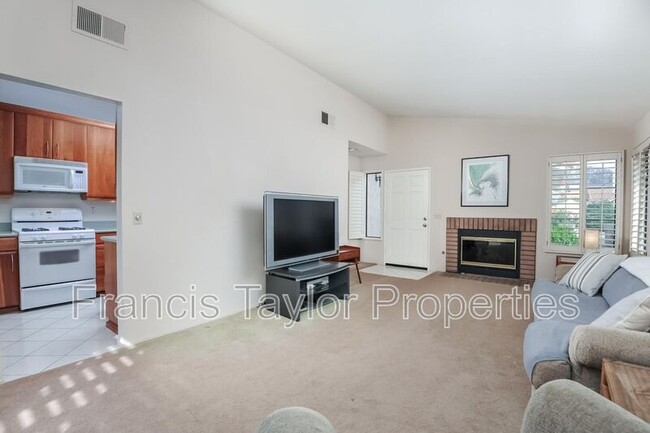 Building Photo - 2327 Fair Oak Ct