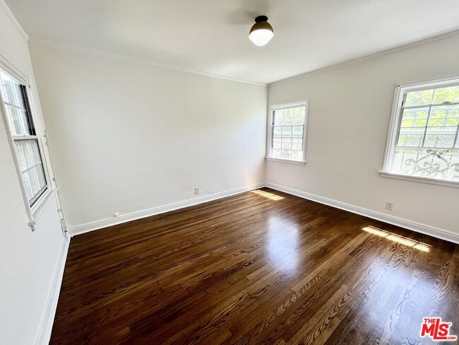 Building Photo - 1268 S Highland Ave