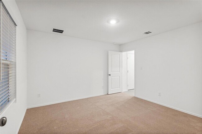 Building Photo - 161 Keefer
