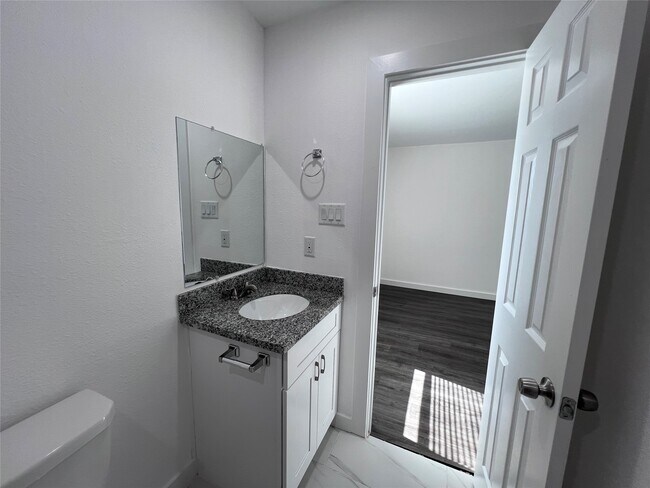 Building Photo - 9243 Seeker St