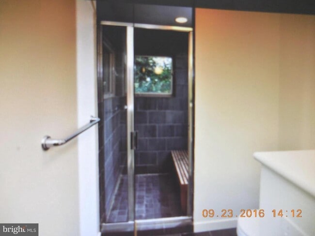 Building Photo - 8 Azalea Ln