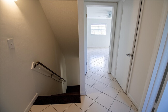 Building Photo - 1505 SW 2nd St