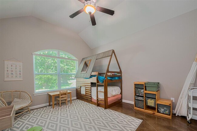Building Photo - 503 Weisinger Dr