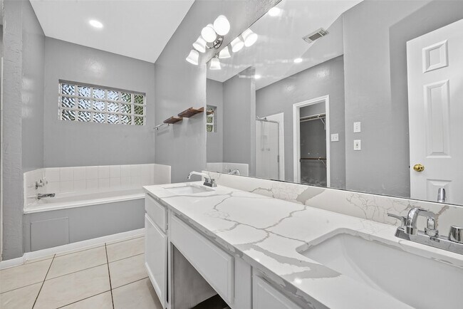 Building Photo - 13607 Sable Ln