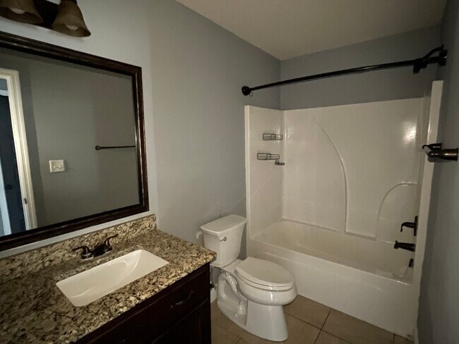 Building Photo - 3931 Karaline Cir