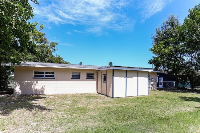 Building Photo - 3828 Neptune Dr SE