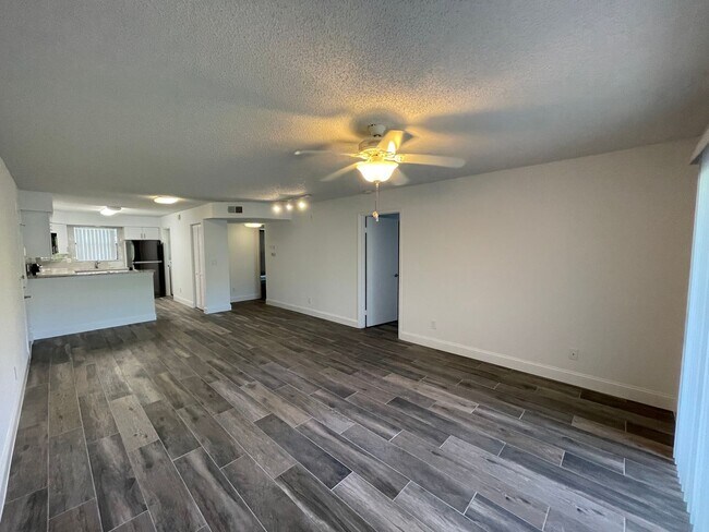 Building Photo - ANNUAL RENTAL - OASIS- 2 BED/2BATH