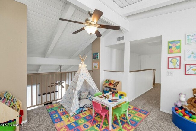 Building Photo - 5726 N 10th St