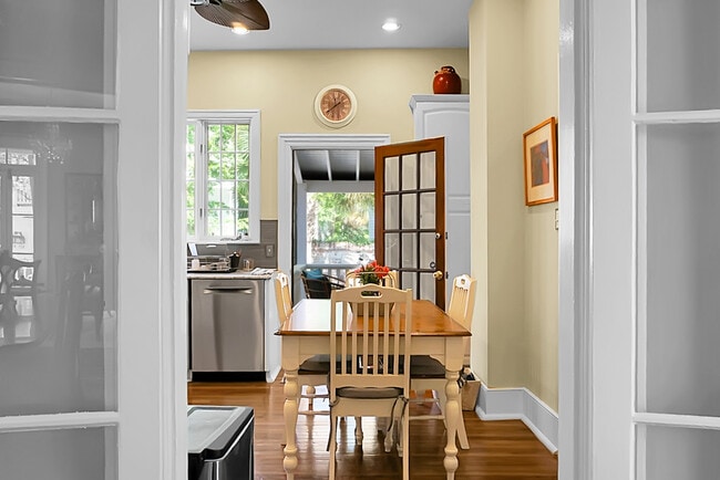 Building Photo - 6 Wentworth St