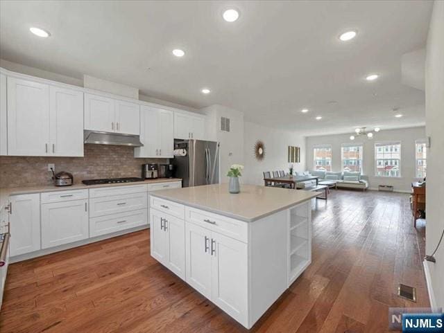 Building Photo - 12 Litchfield Ln