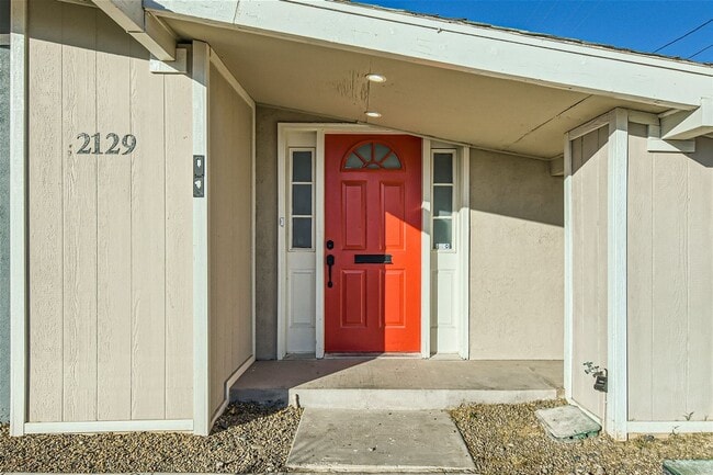 Building Photo - STUNNINGLY REMODELED Single Story Home wit...