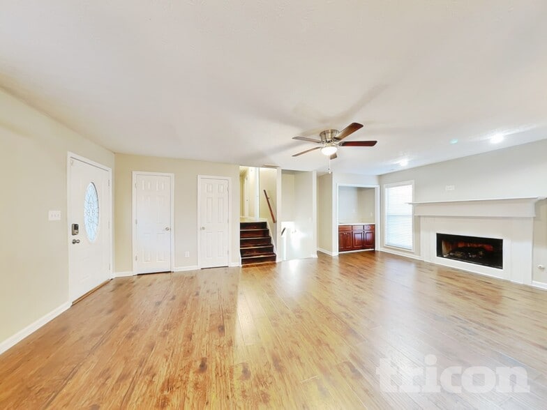 Building Photo - 375 Radcliffe Trce