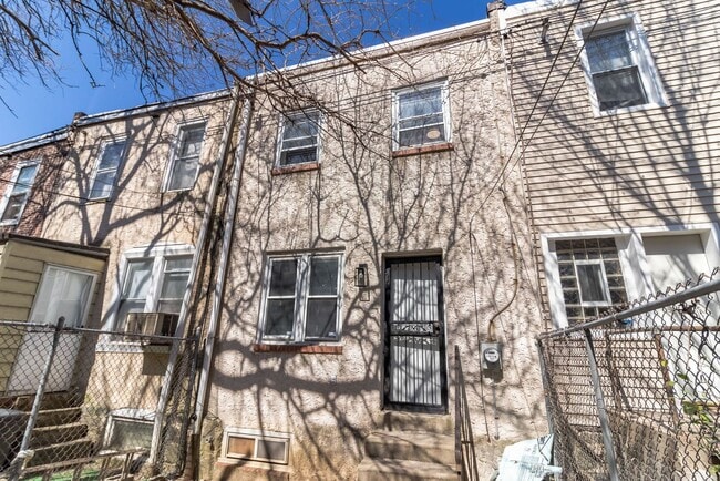 Building Photo - Two bedroom one Bathroom House for rent