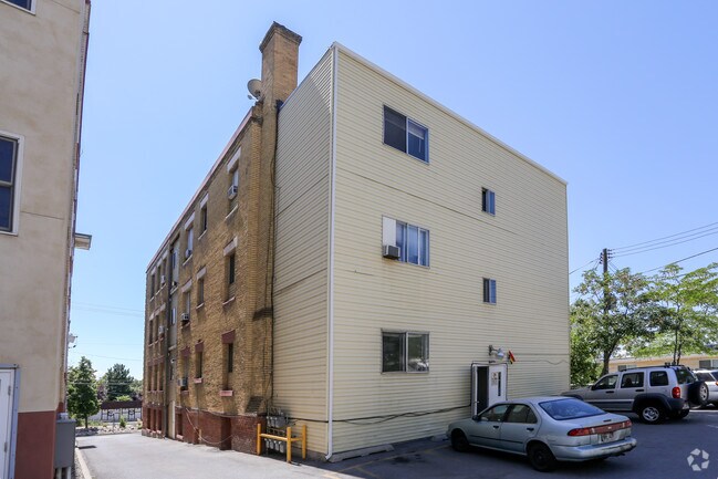 Building Photo - Wesley Apartments
