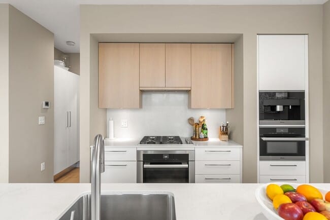 Building Photo - 7 E Springfield St