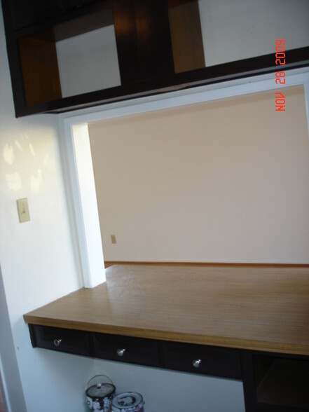 Building Photo - 918 3rd St