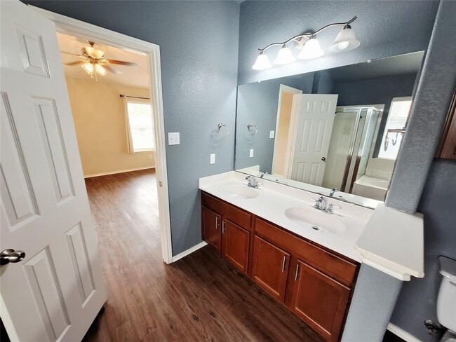 Building Photo - 325 Comal Run