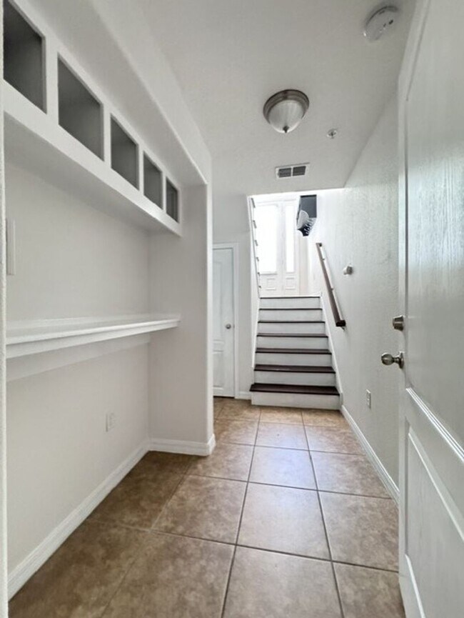 Building Photo - 2018 Brink Alley