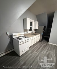 Building Photo - 1272 Pleasant St