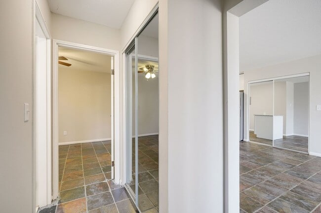 Building Photo - Remodeled Garden 2 bedroom