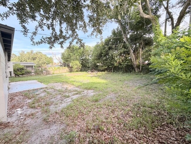 Building Photo - 310 Kentia Rd