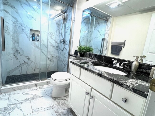 Building Photo - 42 Evergreen Cir