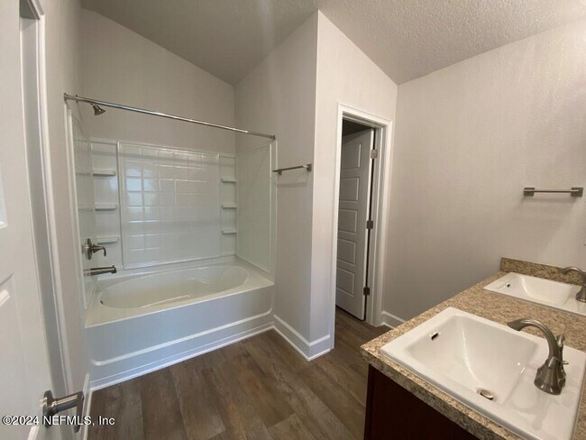 Building Photo - 7294 Gateway Ct
