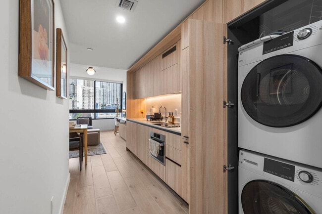 Building Photo - 225 N Miami Ave