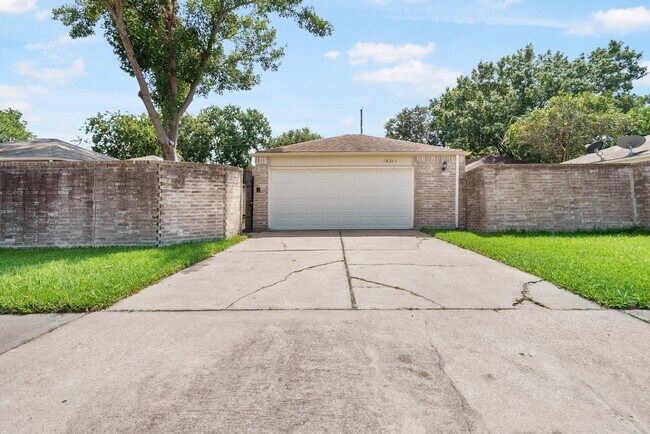 Building Photo - 16211 Olive Glen Dr