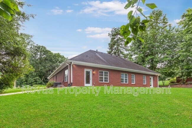 Building Photo - 205 Charleston Ave