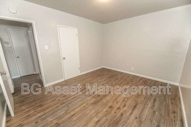 Building Photo - 22815 Grand St