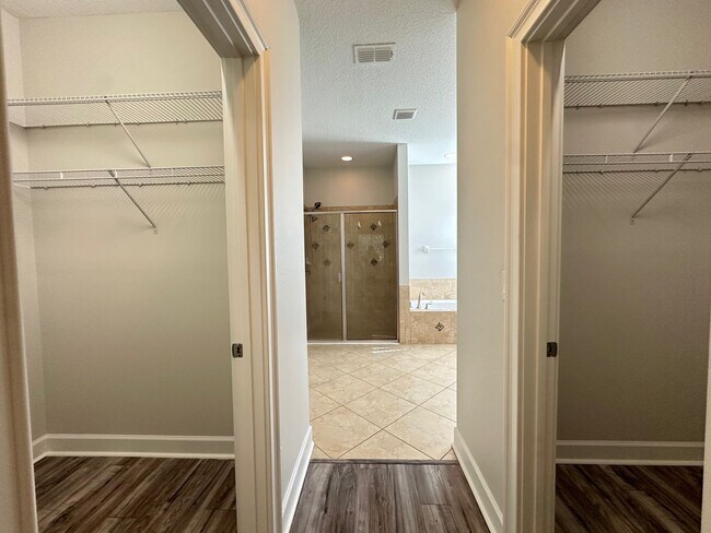 Building Photo - 4/4 Plus Office, Plus In-Law Suite/Gate Se...