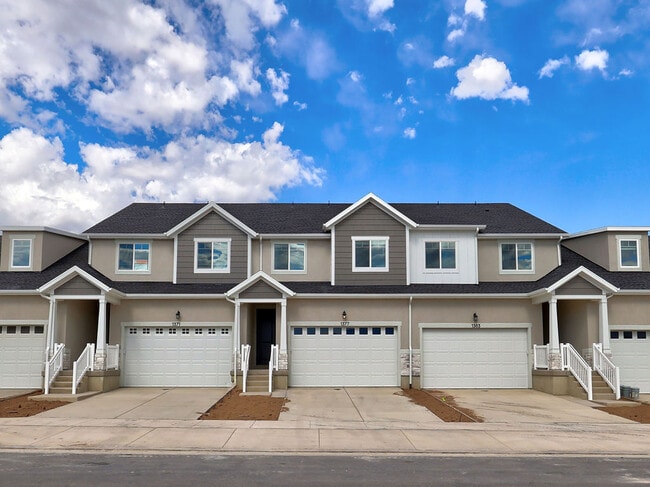Building Photo - 1377 N Sage Dr