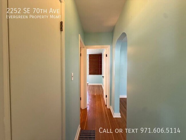 Building Photo - 2252 SE 70th Ave